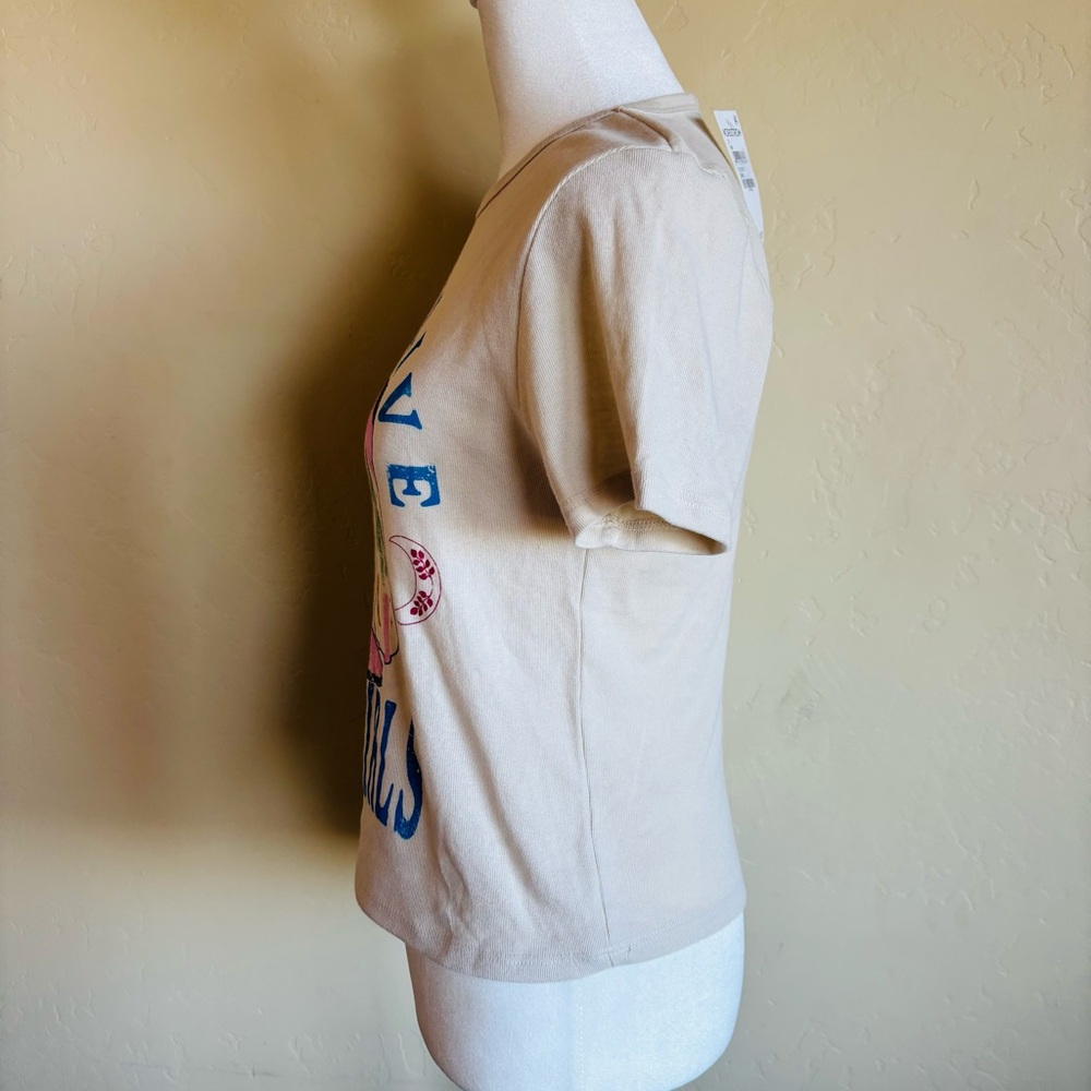 Long Live Cowgirls Graphic Tee - Picture 8 of 11